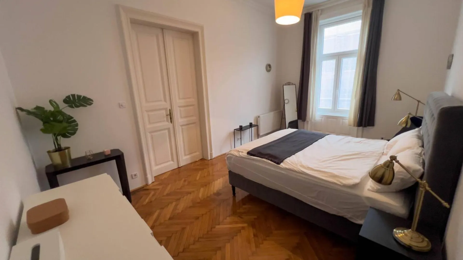 Wcc Csengery Budapest Apartment